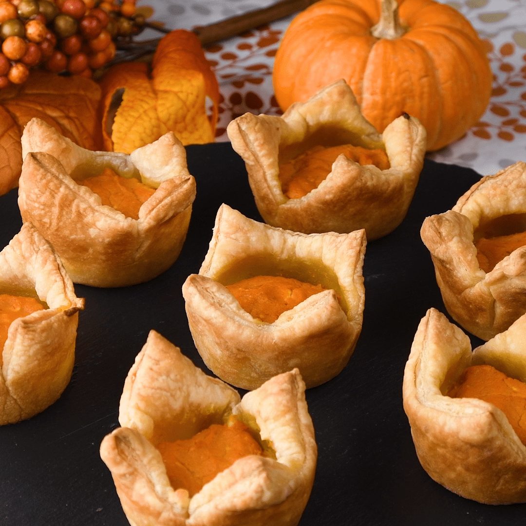 Adorable Pumpkin Cheesecake Bites